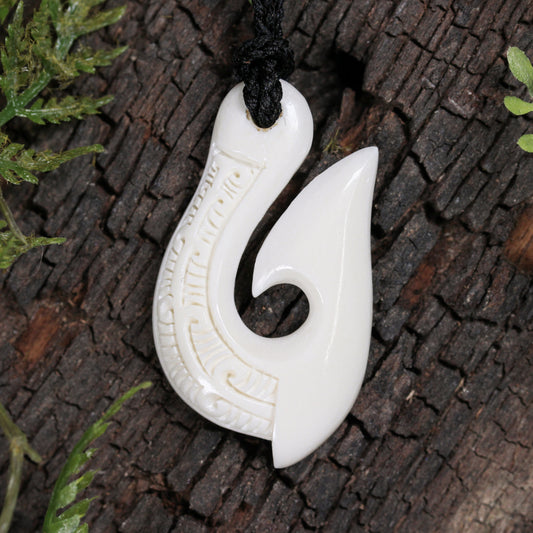 NZ Bone Small Hei Matau Pendant