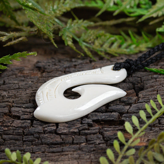 NZ Bone Small Hei Matau Pendant
