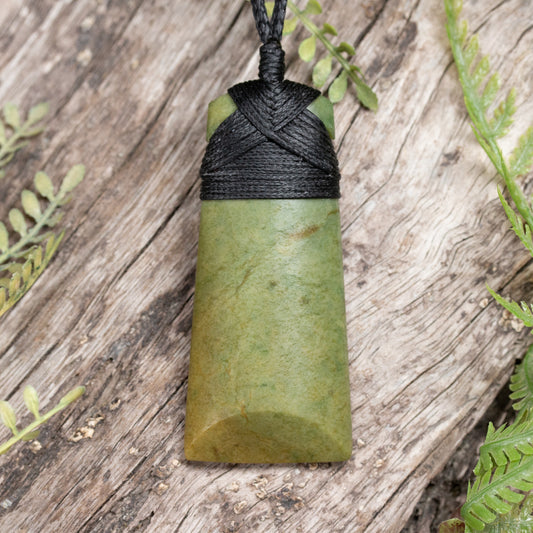 NZ Greenstone Medium Toki Pendant Flower Jade Pounamu