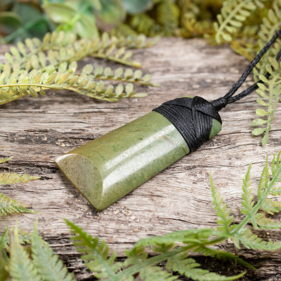 NZ Greenstone Medium Toki Pendant Flower Jade Pounamu