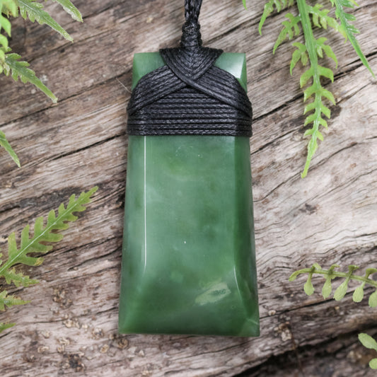 NZ Greenstone Medium Toki Pendant Hapopo Pounamu