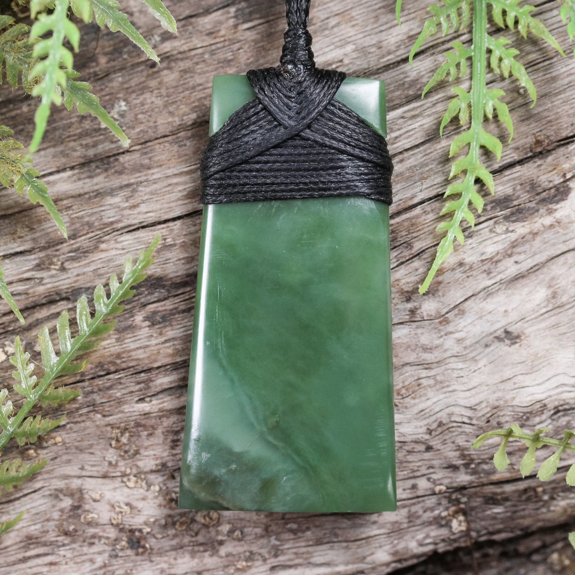 NZ Greenstone Medium Toki Pendant Hapopo Pounamu