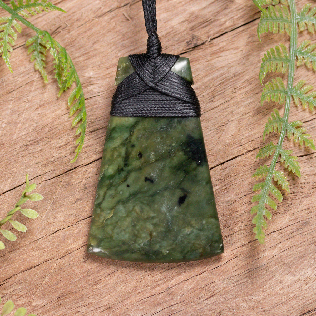 NZ Greenstone Medium Toki Pendant Rimu Pounamu