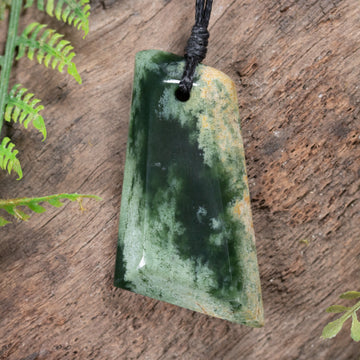 NZ Greenstone Small Toki Pendant Flower Jade Pounamu