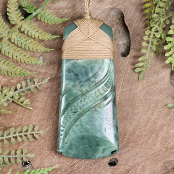 NZ Greenstone Large Toki Pendant Inanga Pounamu