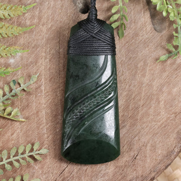 NZ Greenstone Medium Toki Pendant Kawakawa Pounamu