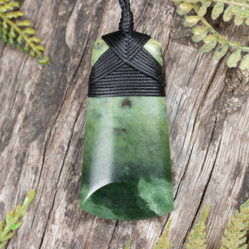 NZ Greenstone Small Toki Pendant Flower Jade Pounamu