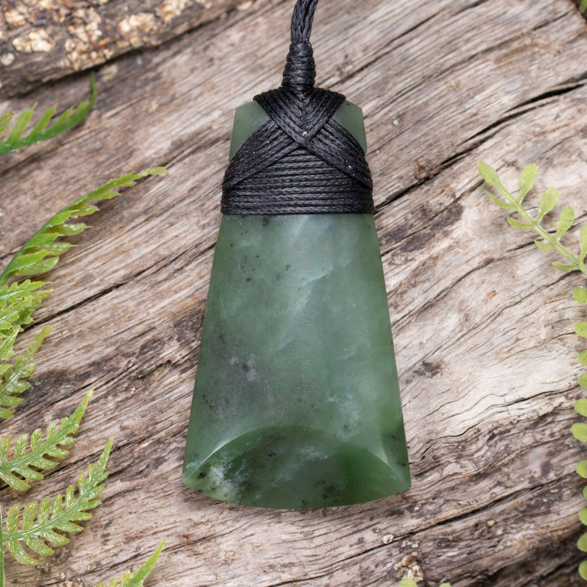 NZ Greenstone Medium Toki Pendant Hapopo Pounamu
