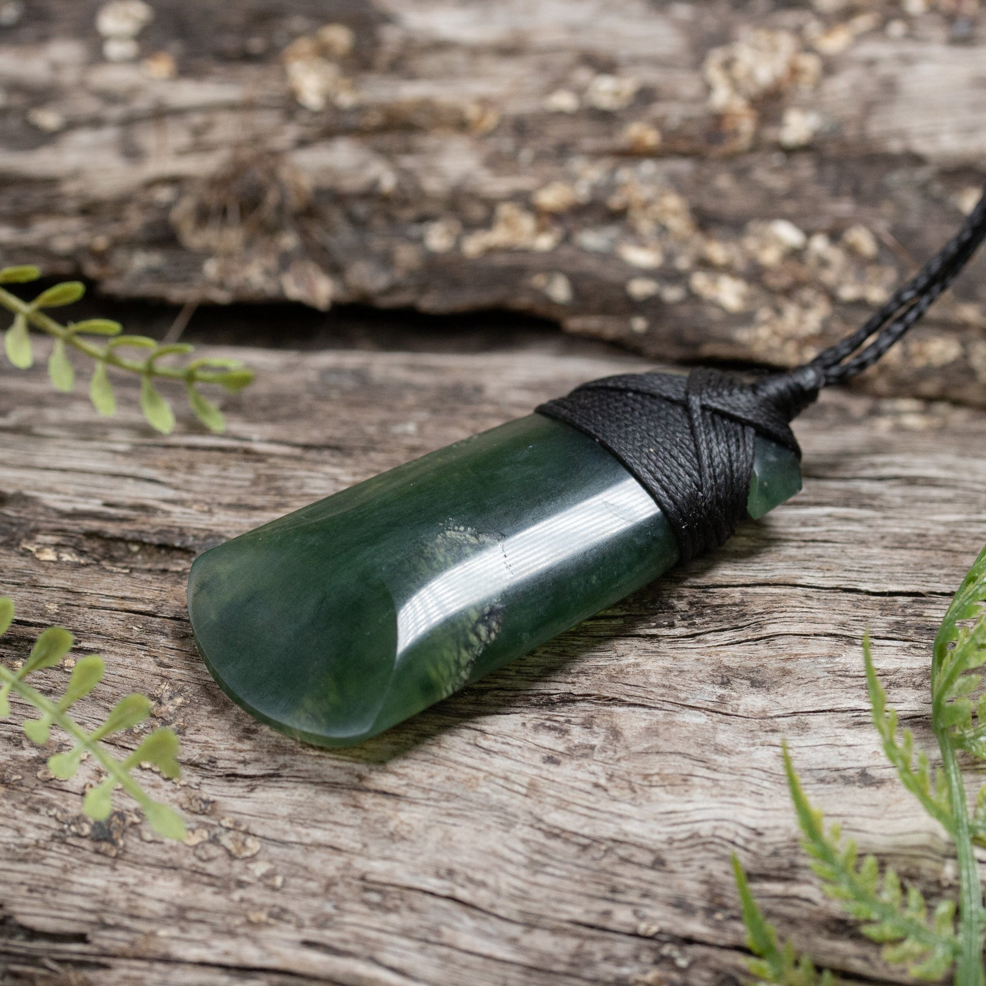 NZ Greenstone Small Toki Pendant Tangiwai Pounamu