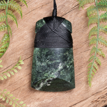 NZ Serpentine Medium Toki Pendant