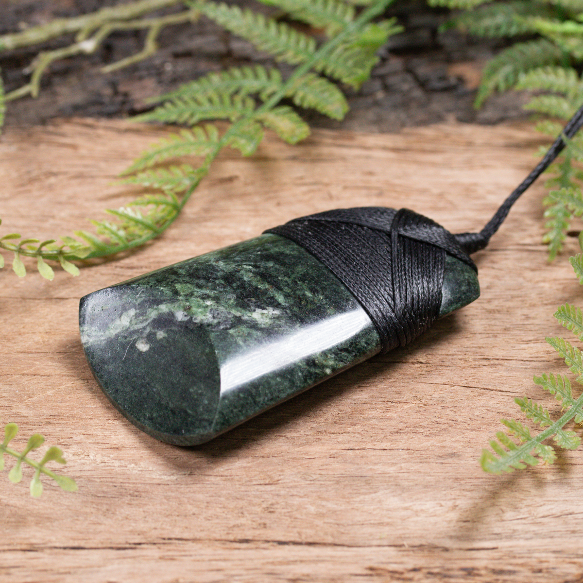 NZ Serpentine Medium Toki Pendant