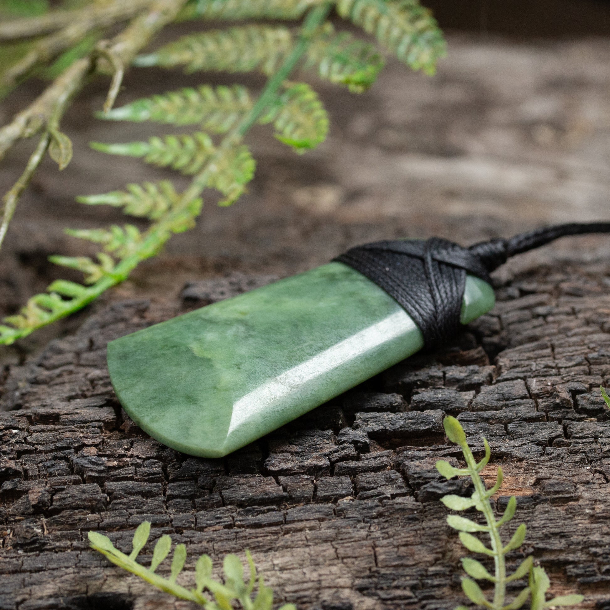 NZ Greenstone Small Toki Pendant Auhunga Pounamu