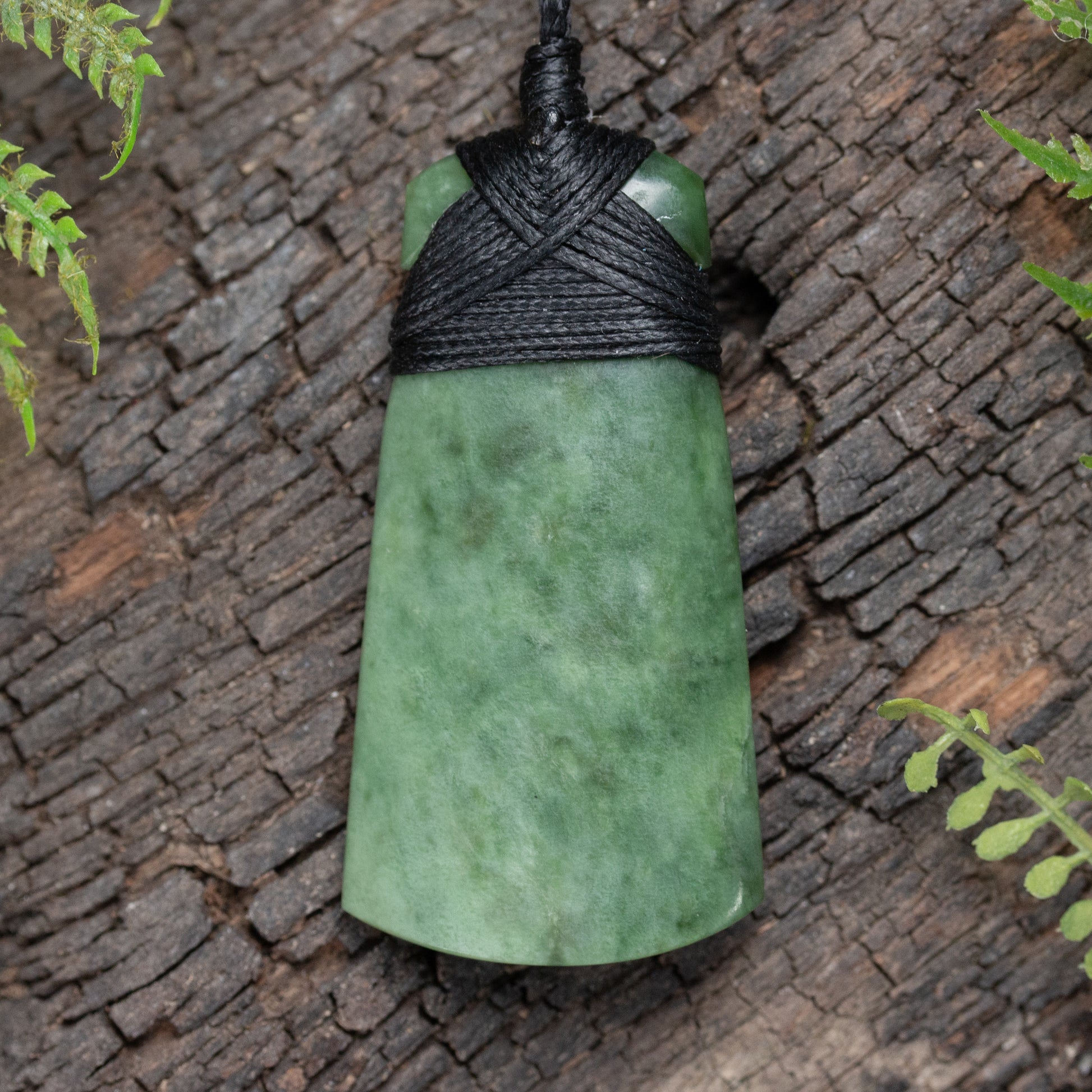 NZ Greenstone Small Toki Pendant Auhunga Pounamu
