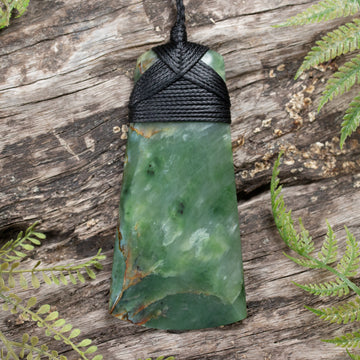 NZ Greenstone XLarge Toki Pendant Flower Jade Pounamu