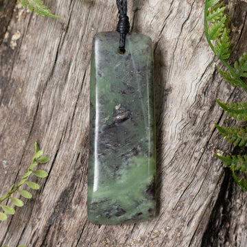 NZ Greenstone Medium Toki Pendant Rimu Pounamu