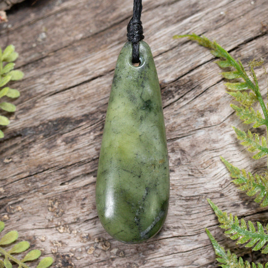 NZ Serpentine Medium Roimata Pendant