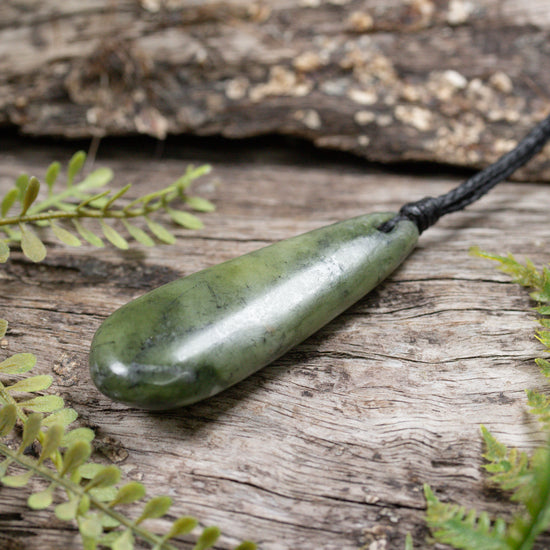 NZ Serpentine Medium Roimata Pendant