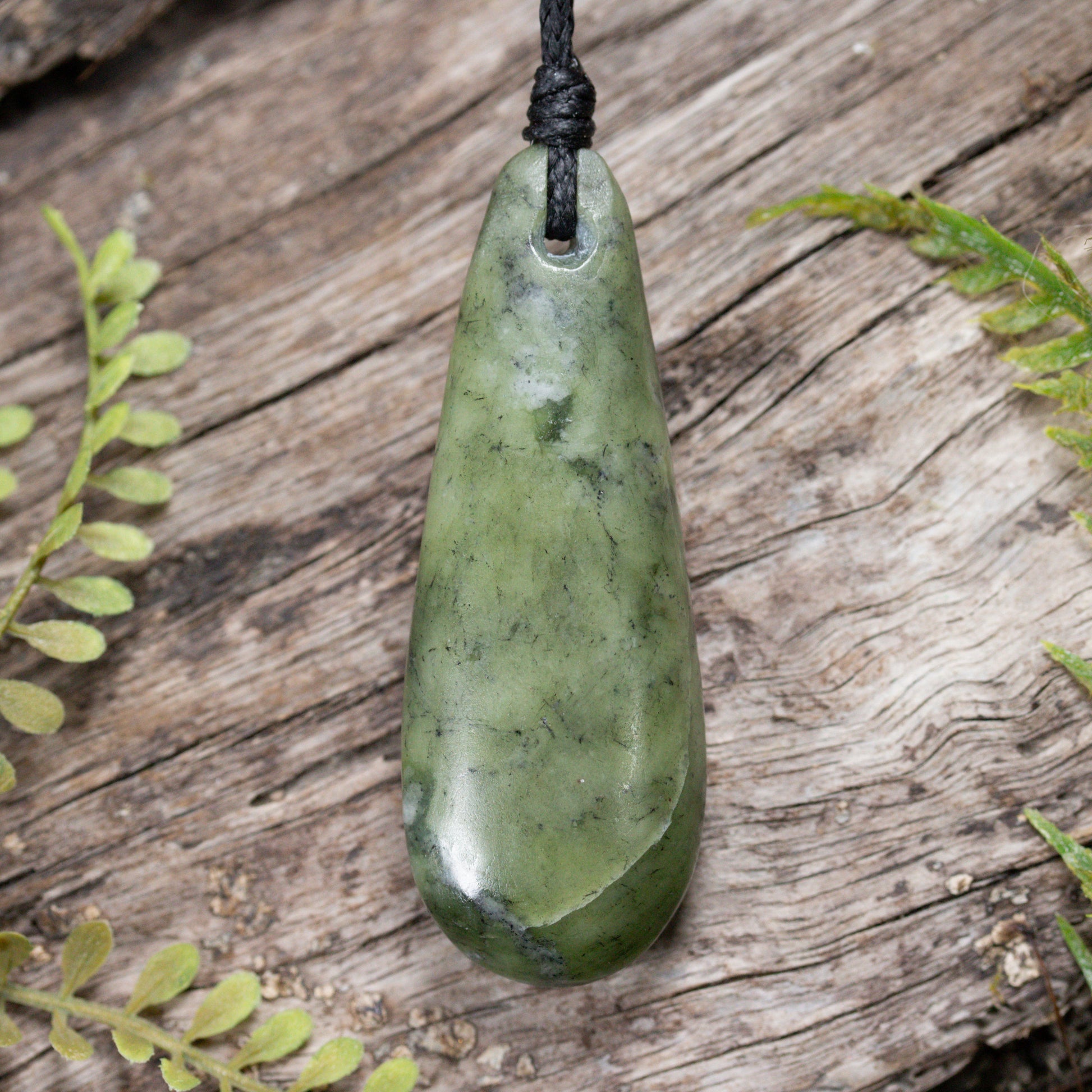NZ Serpentine Medium Roimata Pendant