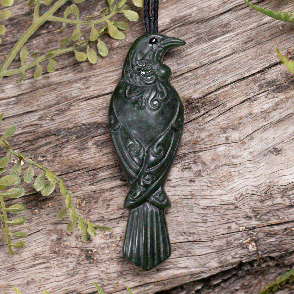 NZ Greenstone Medium Tūī Pendant Kawakawa Pounamu