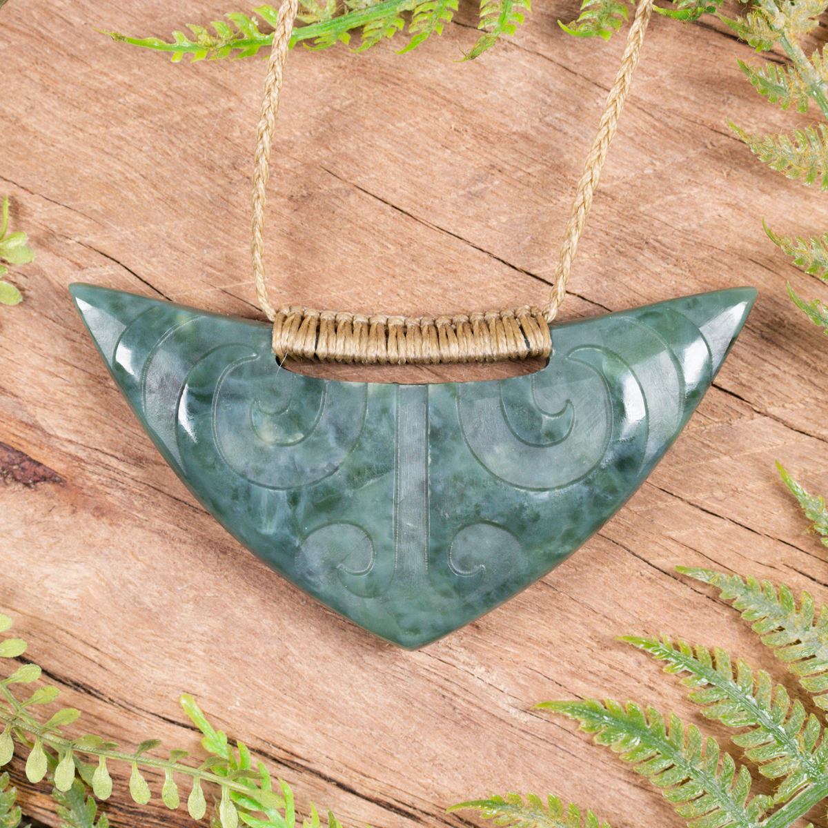 NZ Greenstone Large Kōuma Breastplate Pendant Inanga Pounamu