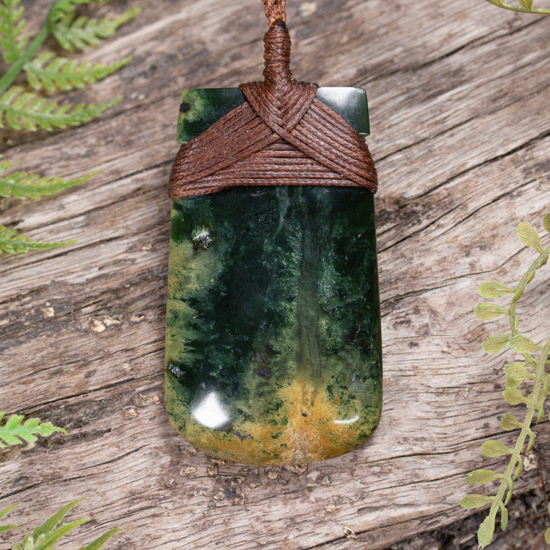 NZ Greenstone Medium Toki Pendant Flower Jade Pounamu