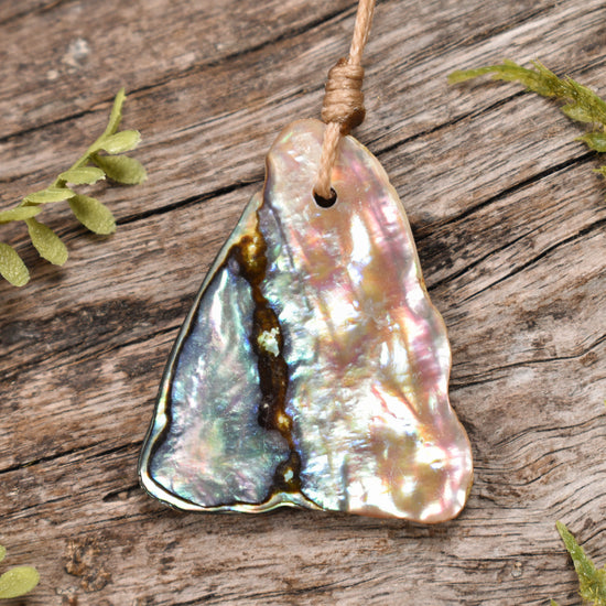 Pāua Shell Small Freeform Pendant