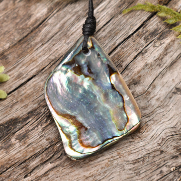 Pāua Shell Small Freeform Pendant