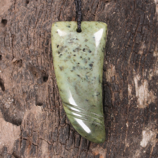 Flower Jade Pounamu Tooth pendant - NZ Greenstone