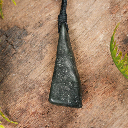 NZ Greenstone XSmall Freeform Pendant (BN487) Kawakawa Pounamu