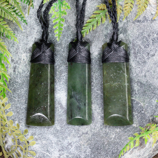 NZ Greenstone Small Toki Pendant Rimu Pounamu