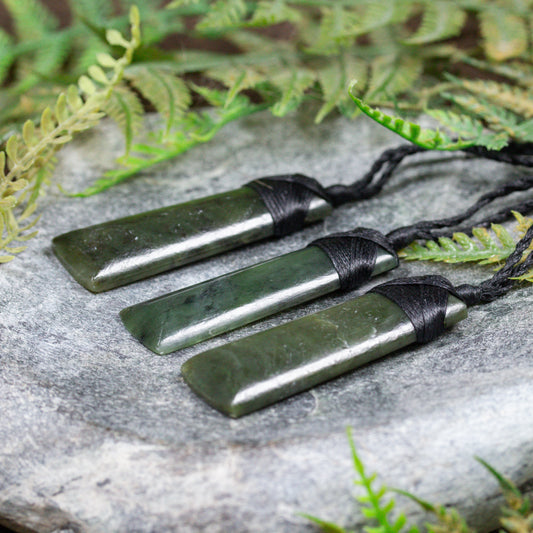 NZ Greenstone Small Toki Pendant Rimu Pounamu