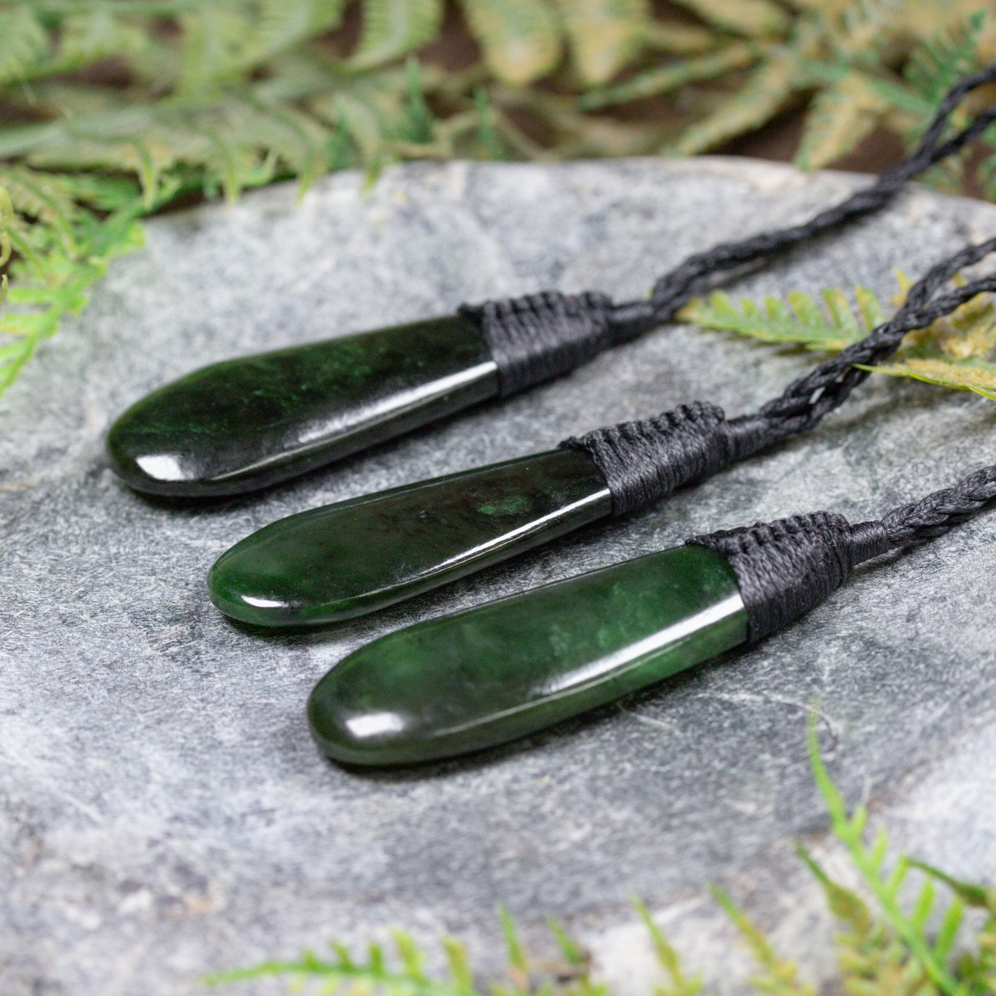 NZ Greenstone Small Roimata Pendant Kawakawa Pounamu