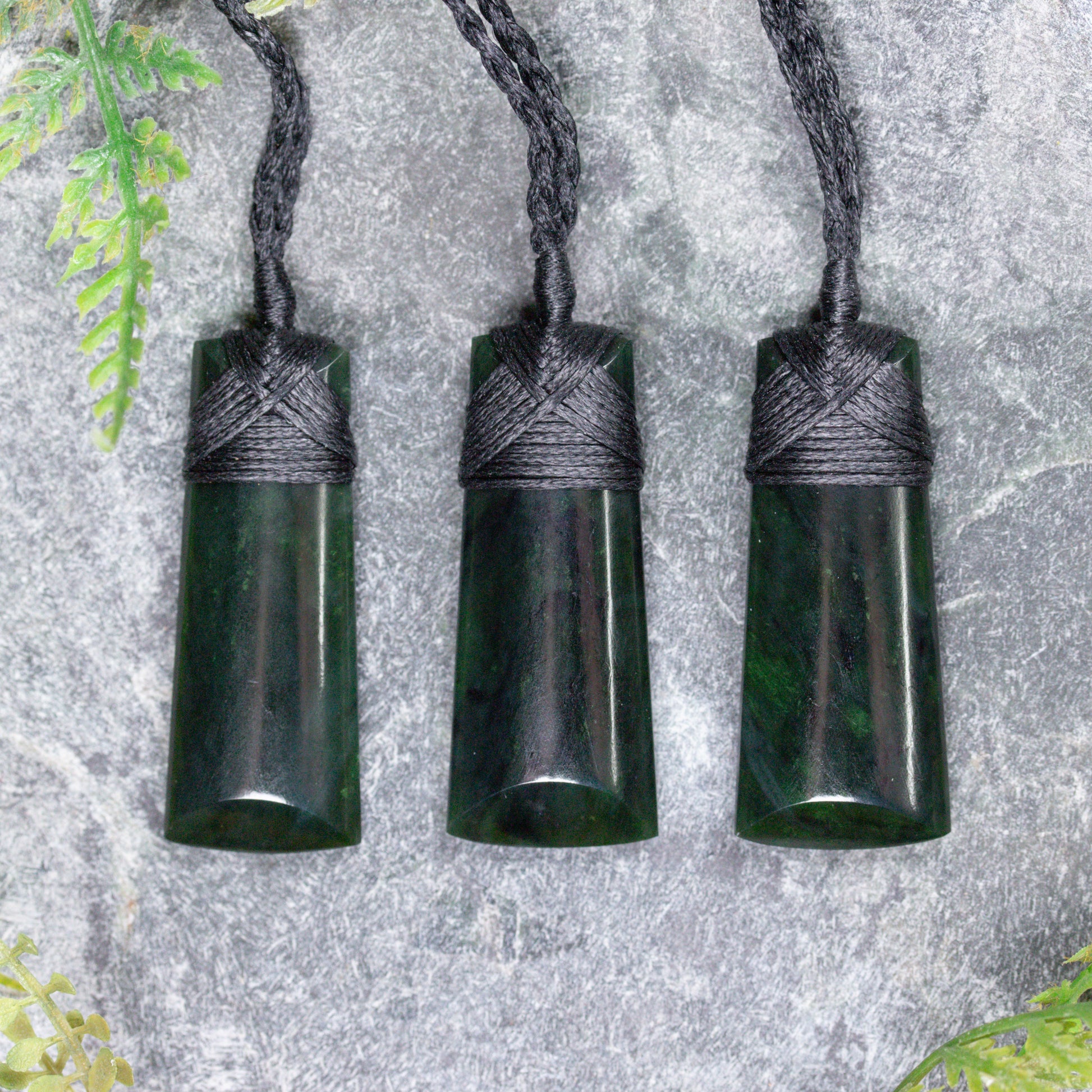 NZ Greenstone XSmall Toki Pendant Kawakawa Pounamu
