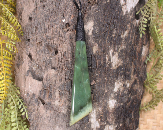 Hapopo Pounamu Toki - NZ Greenstone