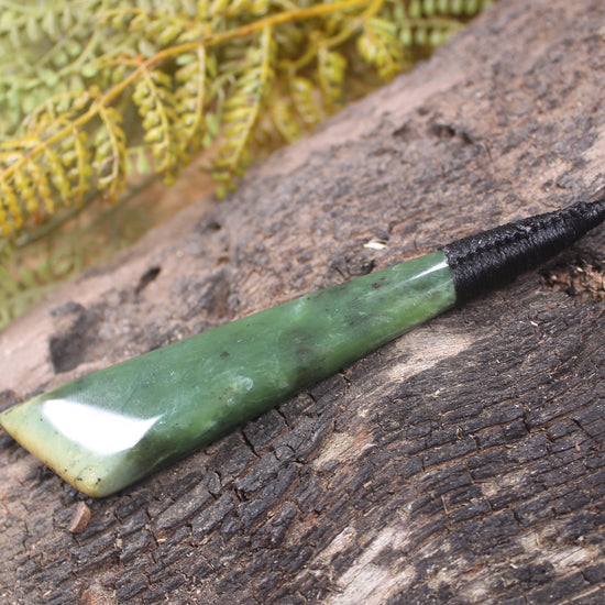 Hapopo Pounamu Toki - NZ Greenstone