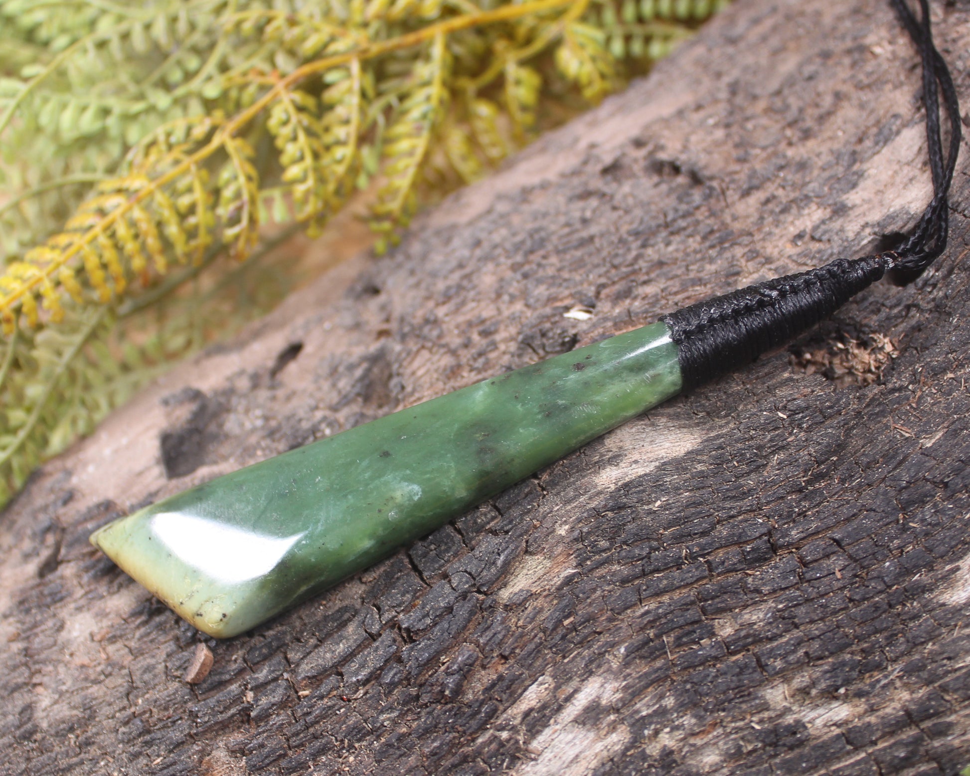 Hapopo Pounamu Toki - NZ Greenstone