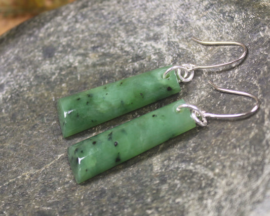 Toki Earrings carved from Hapopo Pounamu - NZ Greenstone
