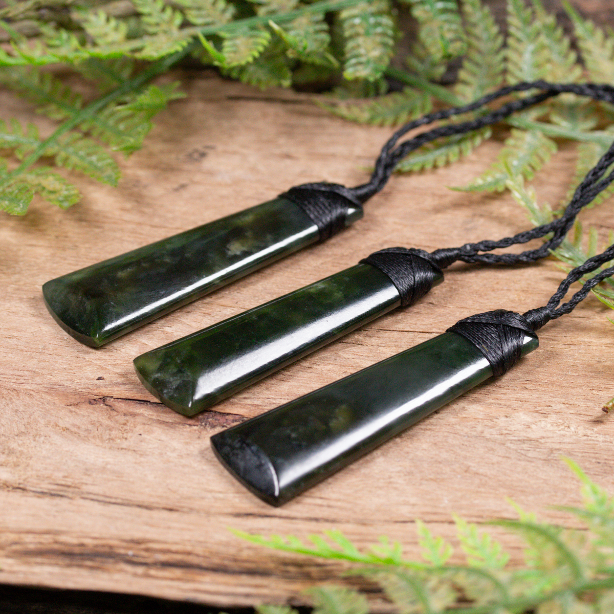 NZ Greenstone Small Toki Pendant Kawakawa Pounamu