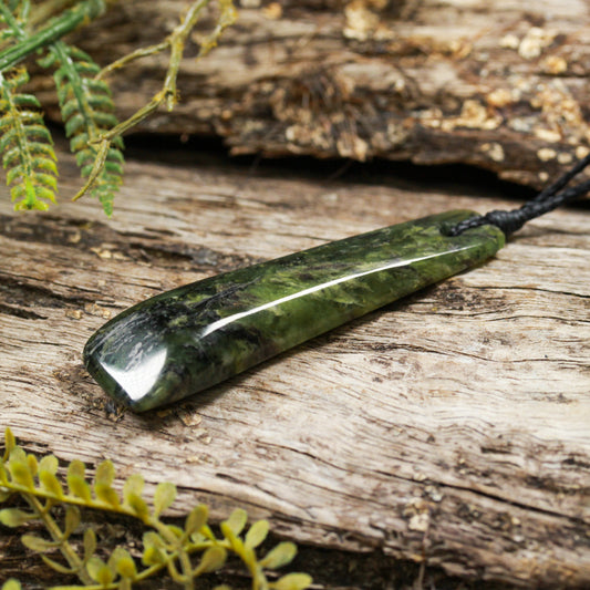 NZ Greenstone Medium Freeform Toki Pendant (BT419) Douglas Creek Pounamu