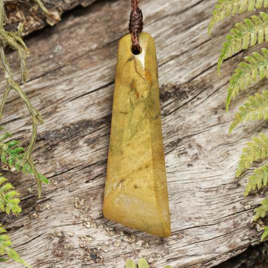 NZ Greenstone Small Freeform Toki Pendant (BN502) Flower Jade Pounamu