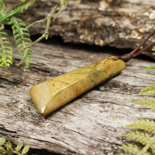 NZ Greenstone Small Freeform Toki Pendant (BN502) Flower Jade Pounamu