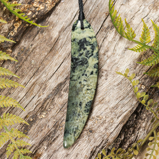 NZ Serpentine Large Freeform Niho Taniwha Tooth Pendant (BT422)