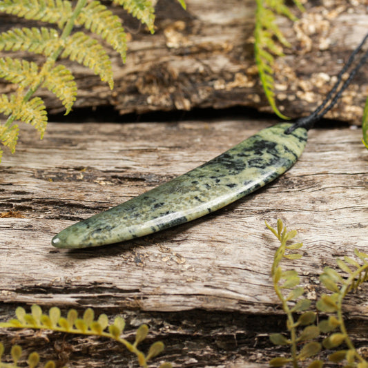 NZ Serpentine Large Freeform Niho Taniwha Tooth Pendant (BT422)