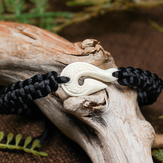 Bone Adjustable Cord Matau Bracelet (BN506)