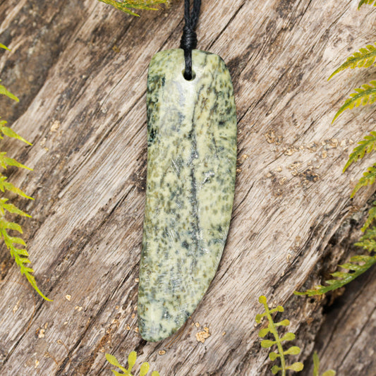 NZ Serpentine Large Freeform Niho Taniwha Tooth Pendant (BT605)