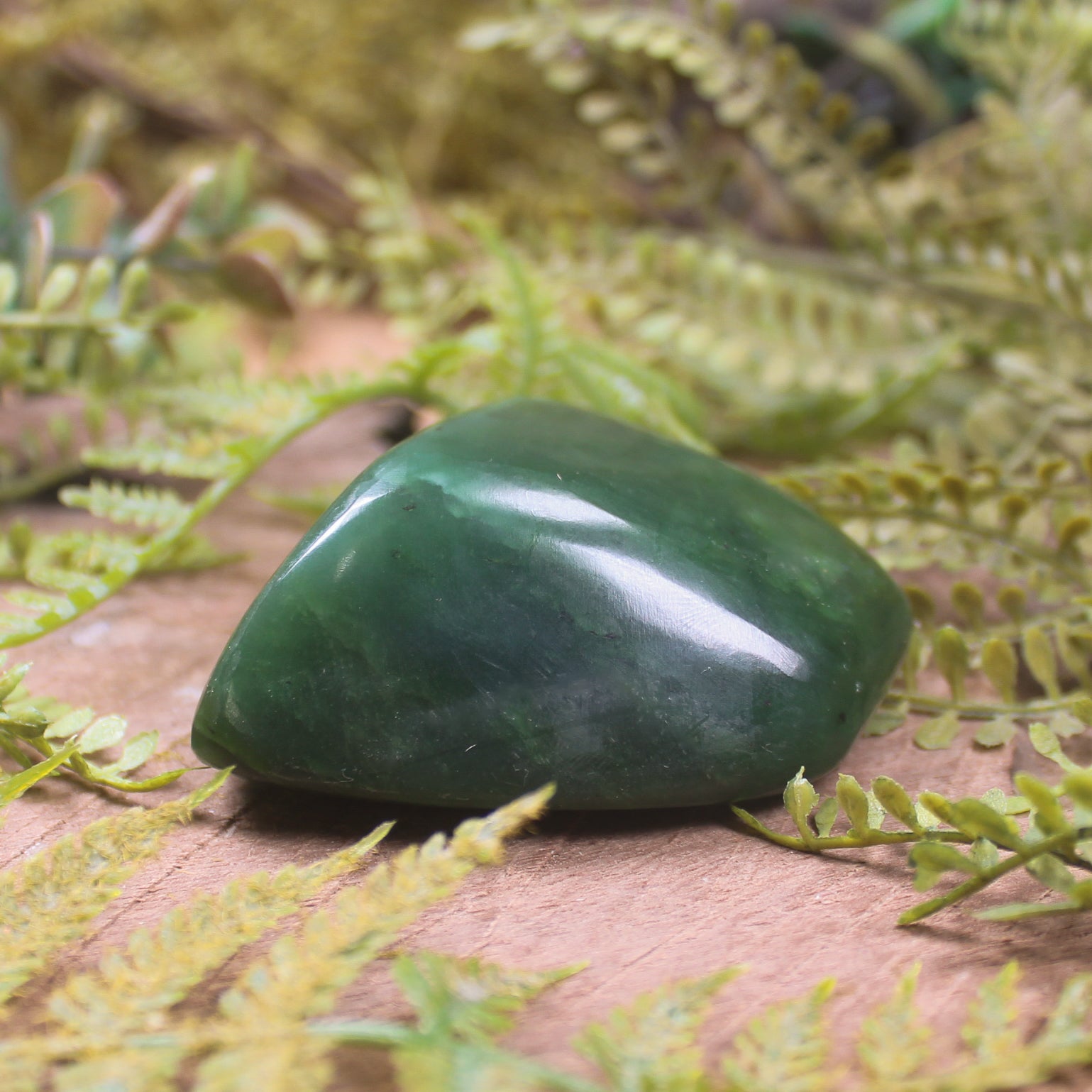 Freeform Touchstone sculpture Kawakawa pounamu - NZ Greenstone