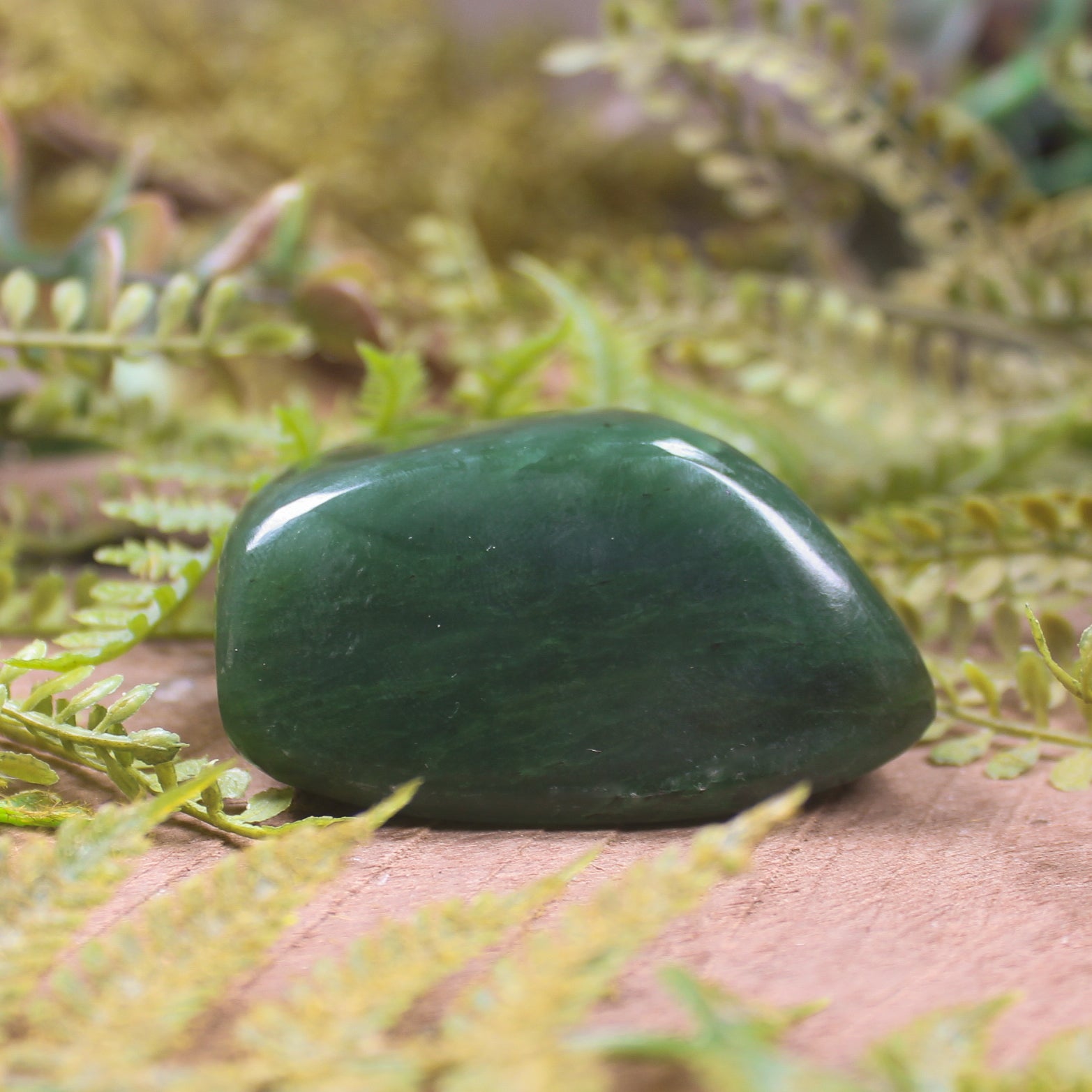Freeform Touchstone sculpture Kawakawa pounamu - NZ Greenstone