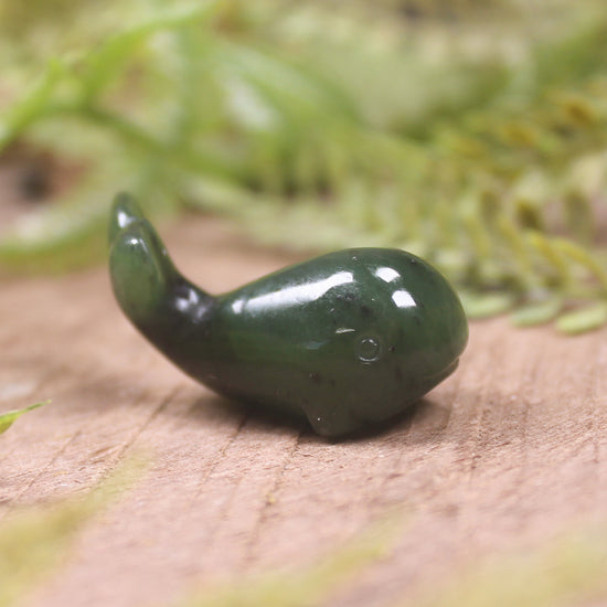 Kawakawa pounamu Whale Sculpture