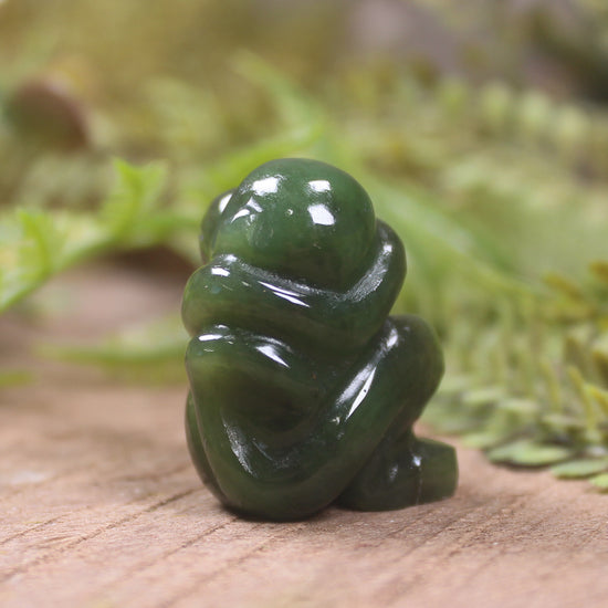 Kawakawa pounamu Monkey Sculpture