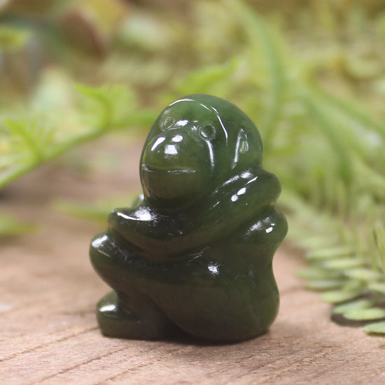 Kawakawa pounamu Monkey Sculpture